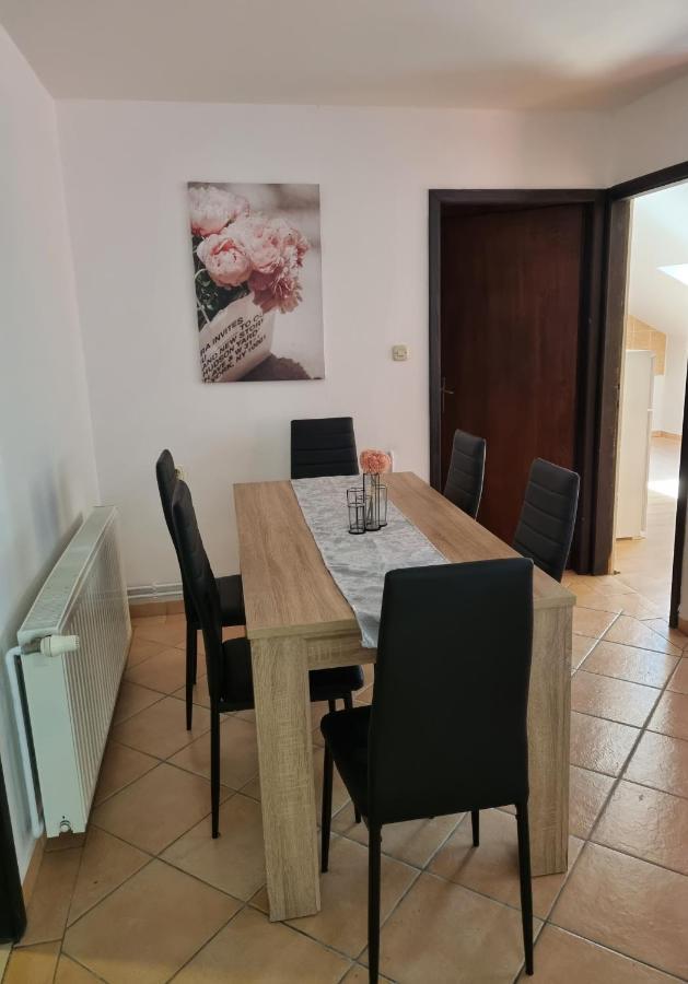 Apartmani Slavica 비오그라드나모루 외부 사진